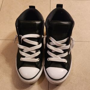 Like new mid leather Converse